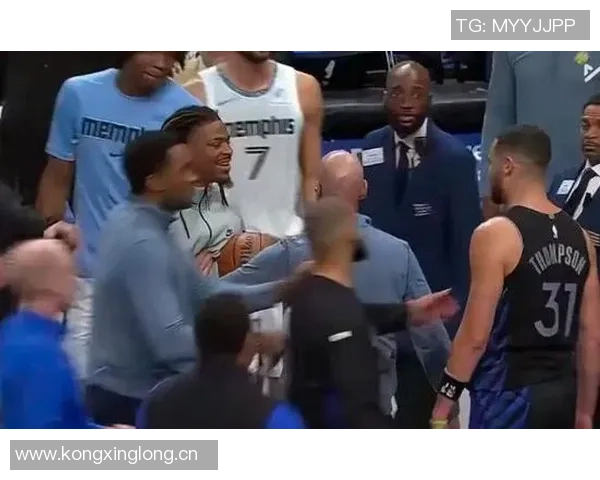 克莱与莫兰特出战数据对比31岁克莱伤后复出304场22岁莫兰特仅206场